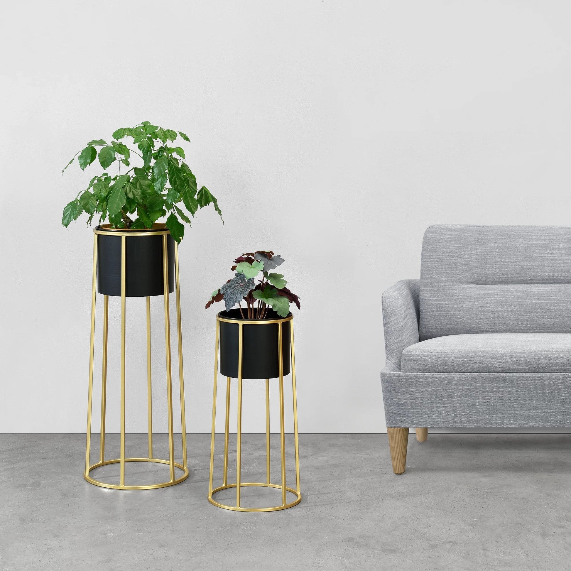 In And OutdoorMatch Bloempot Krista - Op Standaard - Metaal - Set van 2 - Zwart en Goudkleurig - Stijlvol Design Flowerpot