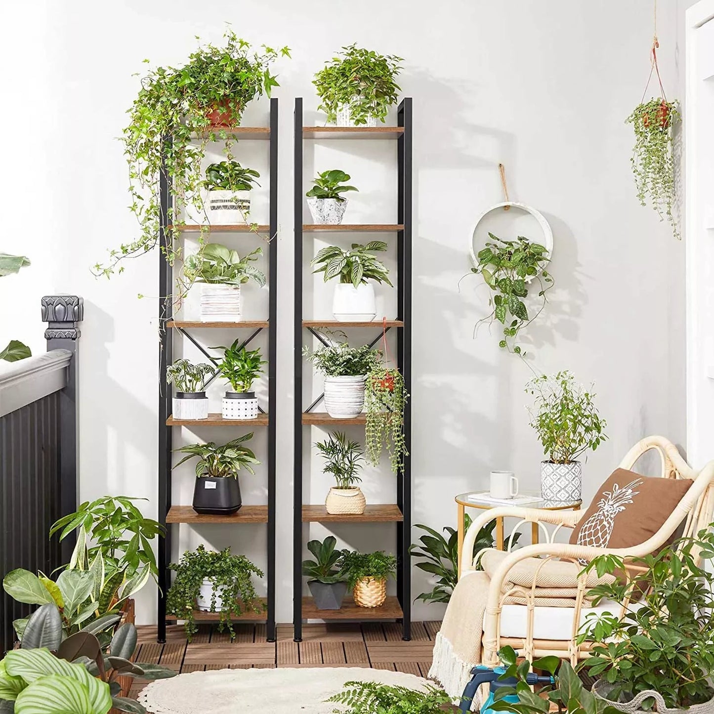 In And OutdoorMatch Boekenkast Raoul - Opbergrek - 6 Lagen - Open Planken - Kantoor - Woonkamer - Slaapkamer - 40x30x178.6cm - Vintage Bruin/Zwart Boekenkast