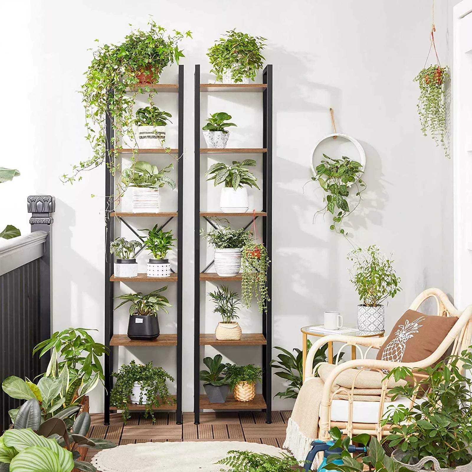 In And OutdoorMatch Boekenkast Raoul - Opbergrek - 6 Lagen - Open Planken - Kantoor - Woonkamer - Slaapkamer - 40x30x178.6cm - Vintage Bruin/Zwart Boekenkast