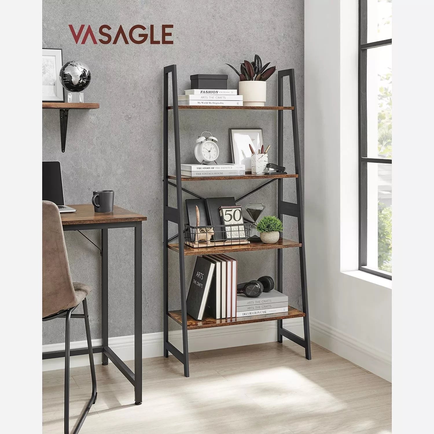 In And OutdoorMatch Boekenkast Tony- Ladderplank - 4 lagen - Staande plank - Bamboe - Vintage - Bruin Zwart Boekenkast