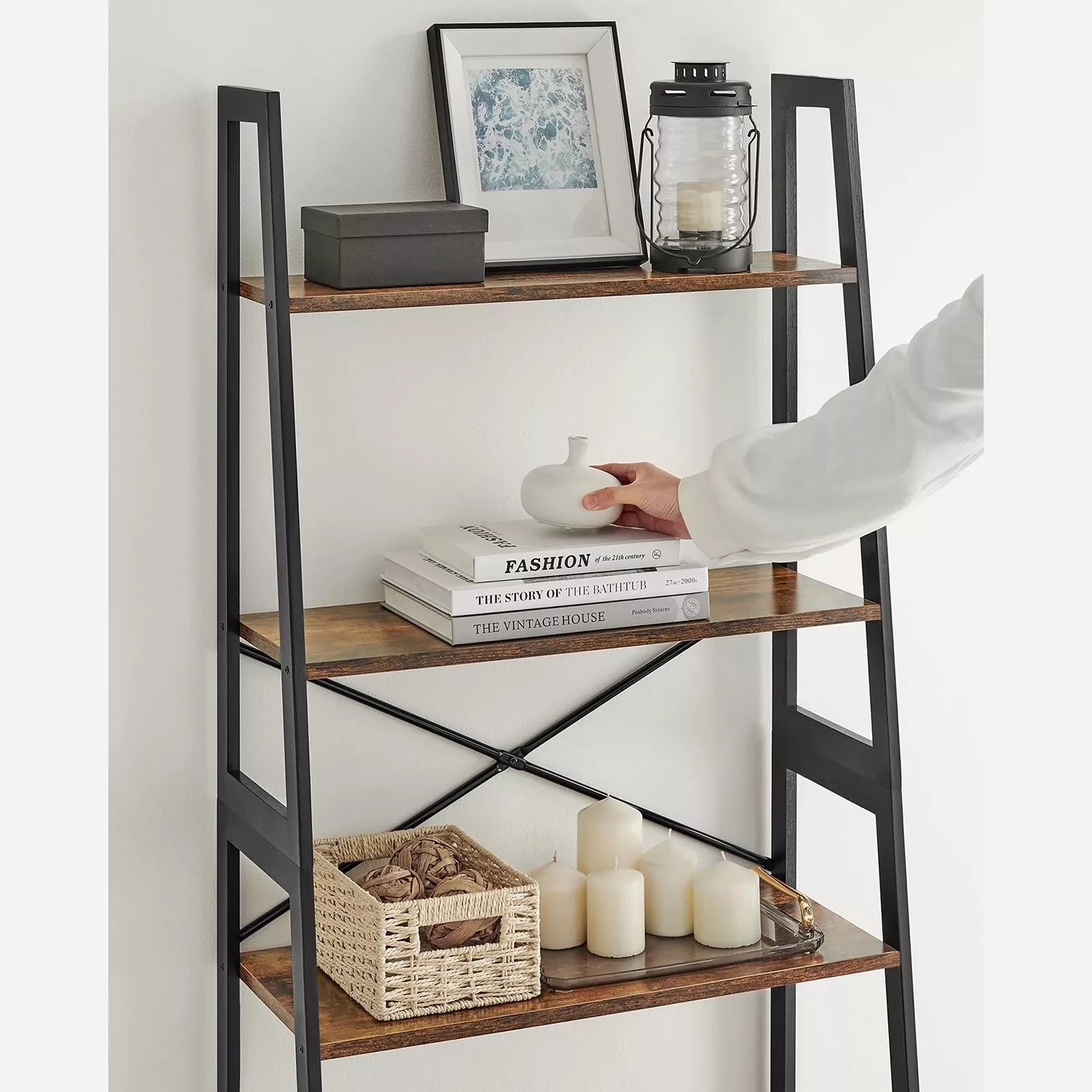 In And OutdoorMatch Boekenkast Tony- Ladderplank - 4 lagen - Staande plank - Bamboe - Vintage - Bruin Zwart Boekenkast