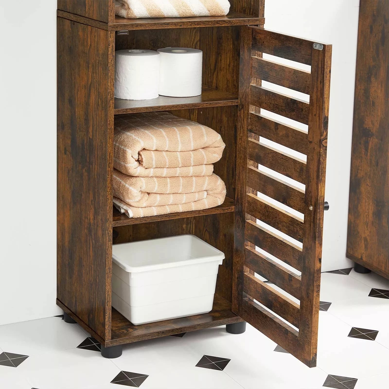 In And OutdoorMatch Cabinet Tall Margarete - Cabinet Badkamer - 3 Open Compartimenten - 2 Verstelbare Planken - Vintage Bruin Badkamerkast
