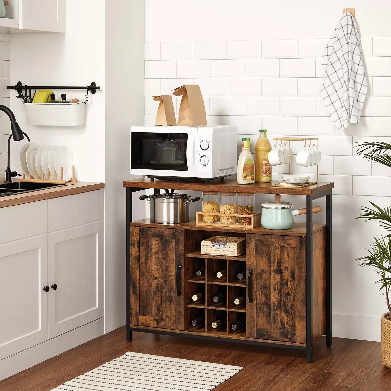 In And OutdoorMatch Dressoir Keukenkast Esperanza - Opbergkast - Wijnkast - met 2 Deuren - 100x35x81.4cm - Industriële Stijl - Vintage Bruin/Zwart Kast