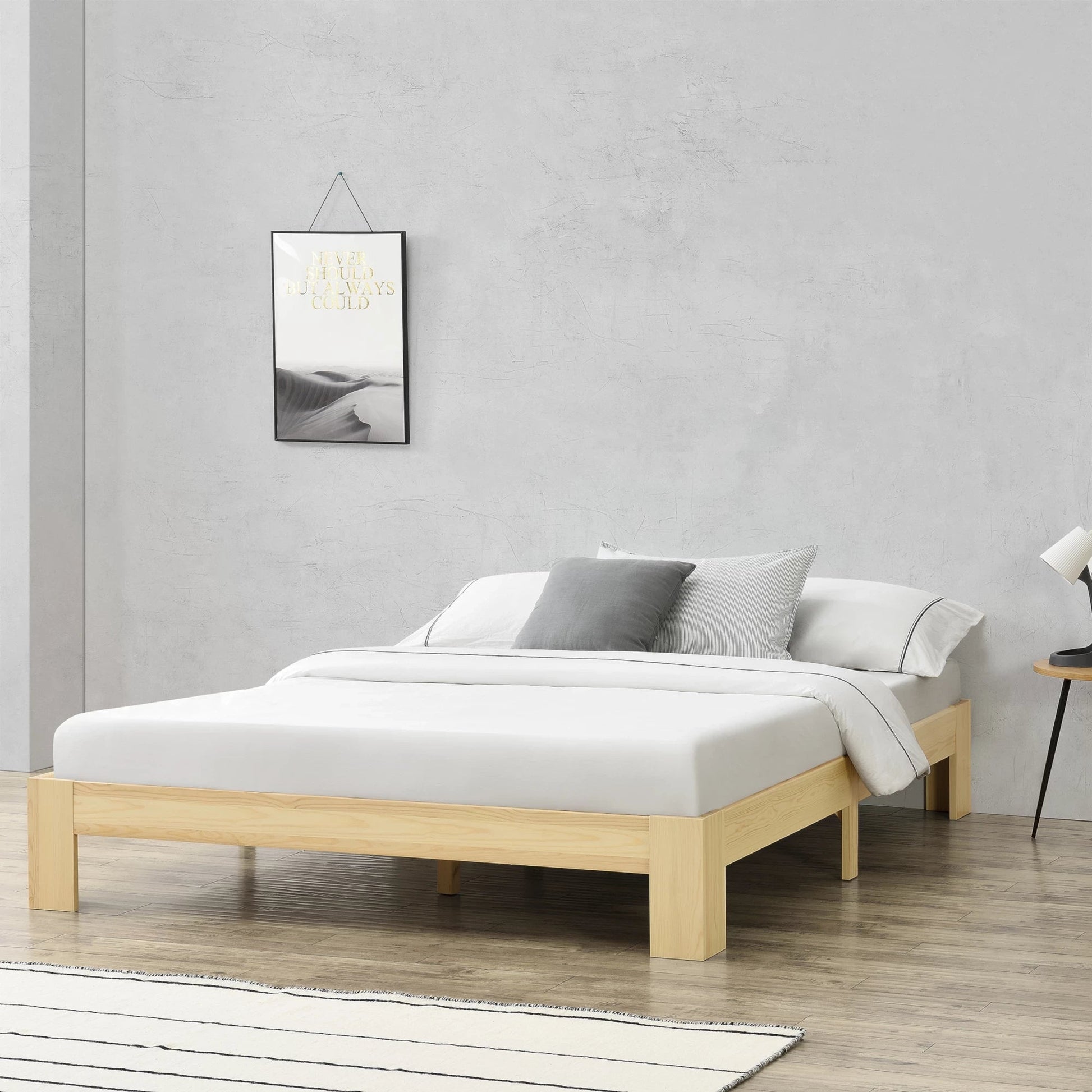 In And OutdoorMatch Houten Bed Kristin - Grenen - Met Bedbodem - 140x200 cm - Houtkleurig - Snelle Montage bed twee personen