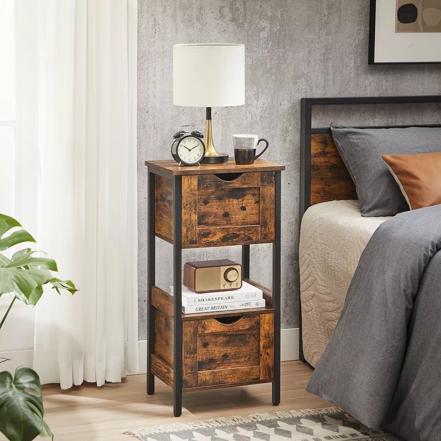 In En OutdoorMatch Kast Lewis- 2 Lade - Open Vak - Dressoir - Badkamerkast - 37x30x80cm - Vintage - Bruin Zwart Badkamerkast